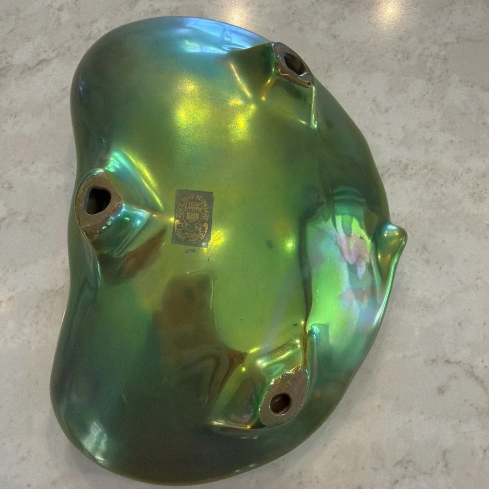 Antique Zsolnay Pecs Art Nouveau Hungary Green Iridescent Venus Eosin Shell Dish